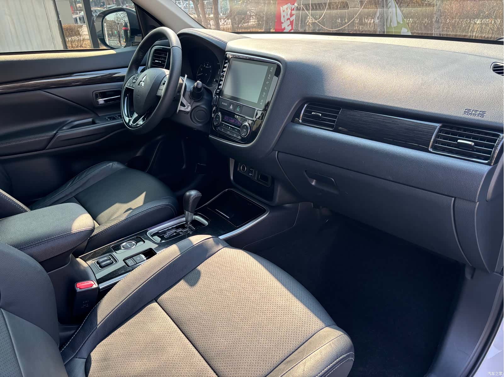 Mitsubishi Outlander, 2018 12