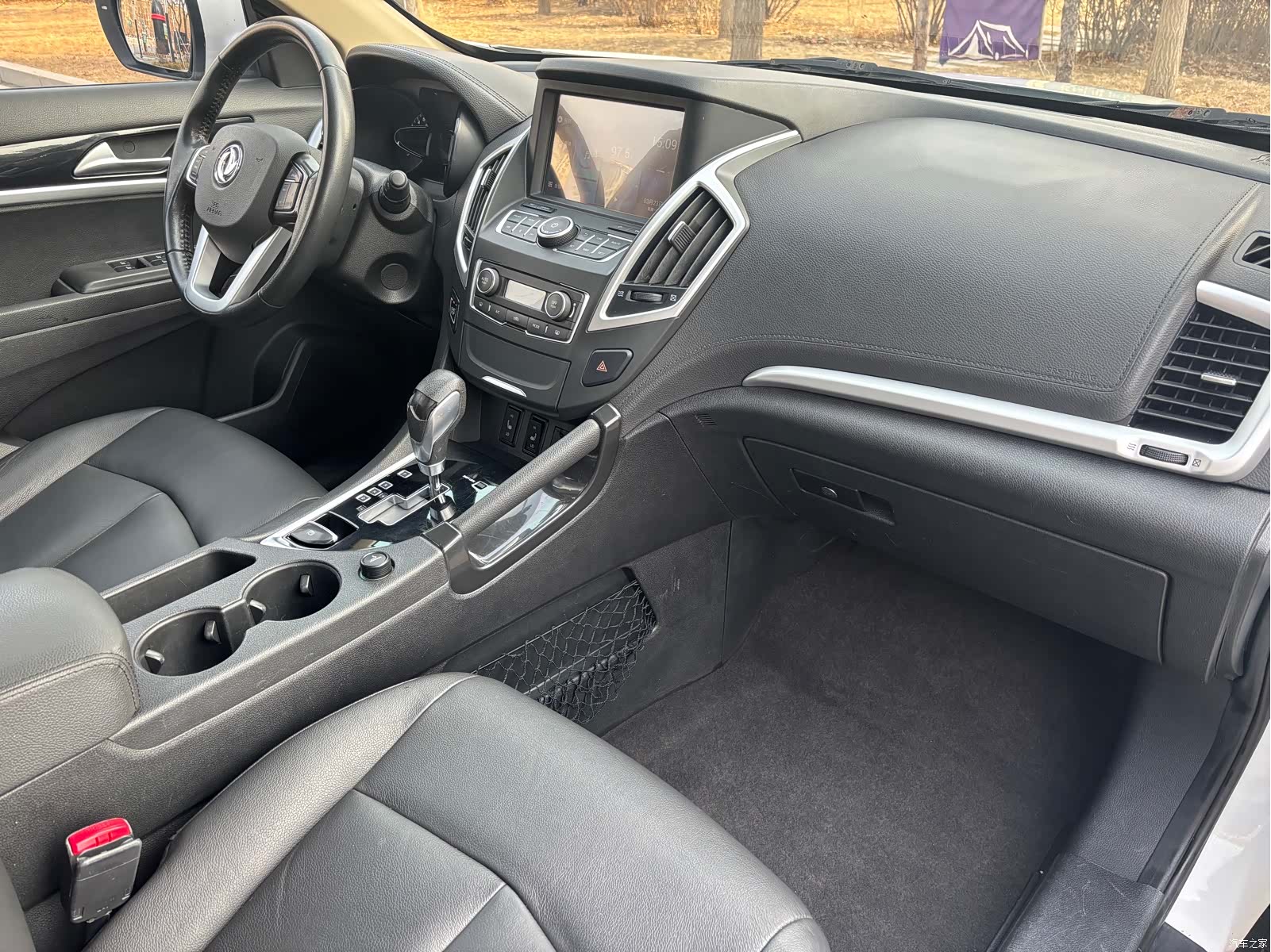 DongFeng AX7, 2014 10