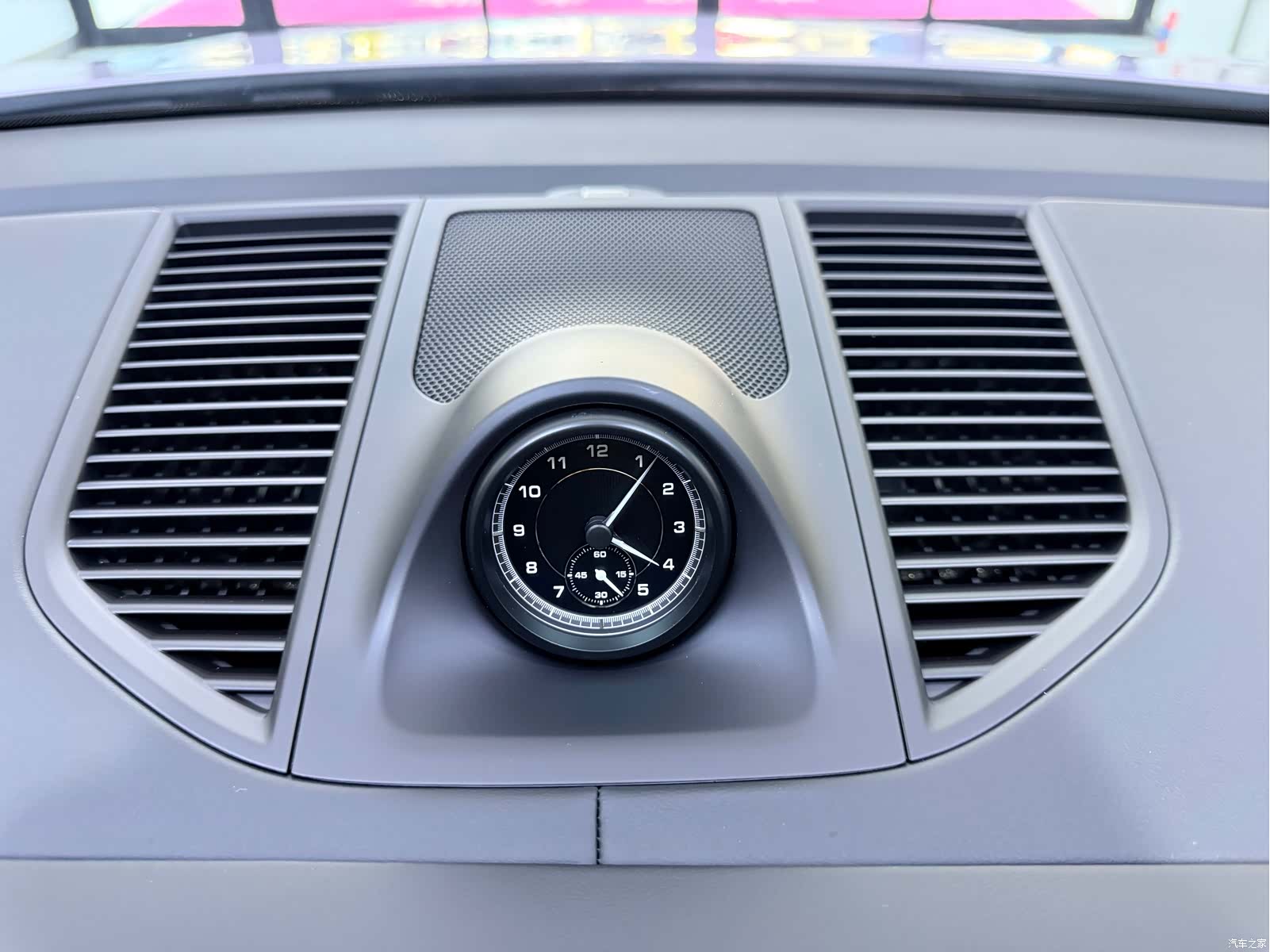 Porsche Macan, 2025 17