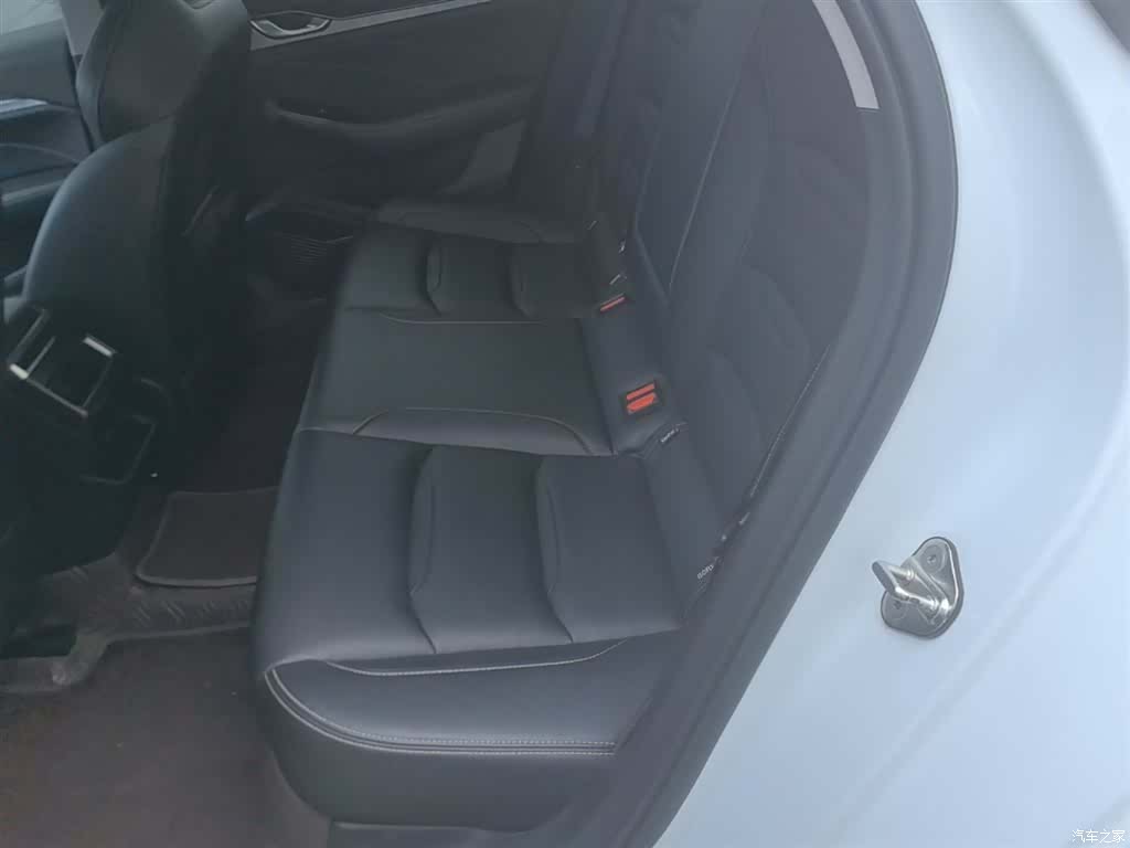 Geely Preface, 2022 17