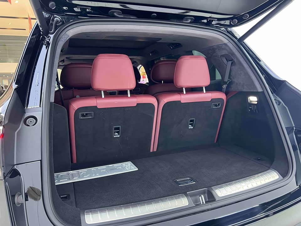 AITO Ask the world M8