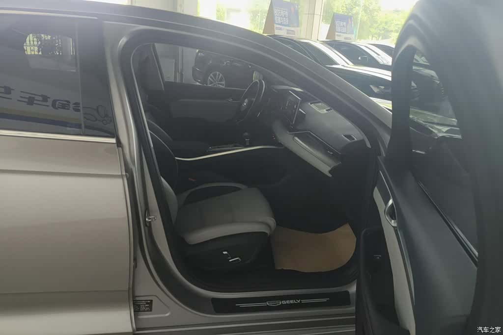 Geely Preface, 2022 8