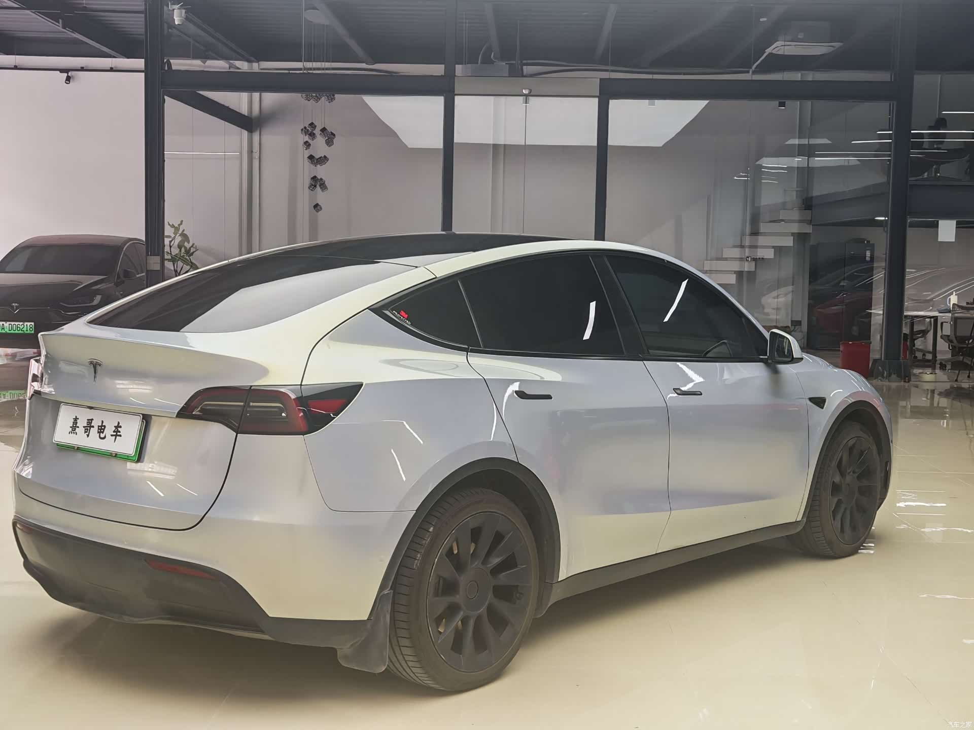 Tesla Model Y, 2022 все фото