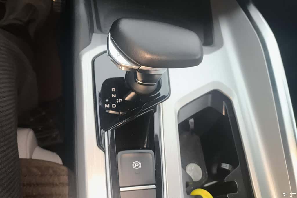 Geely Preface, 2022 16