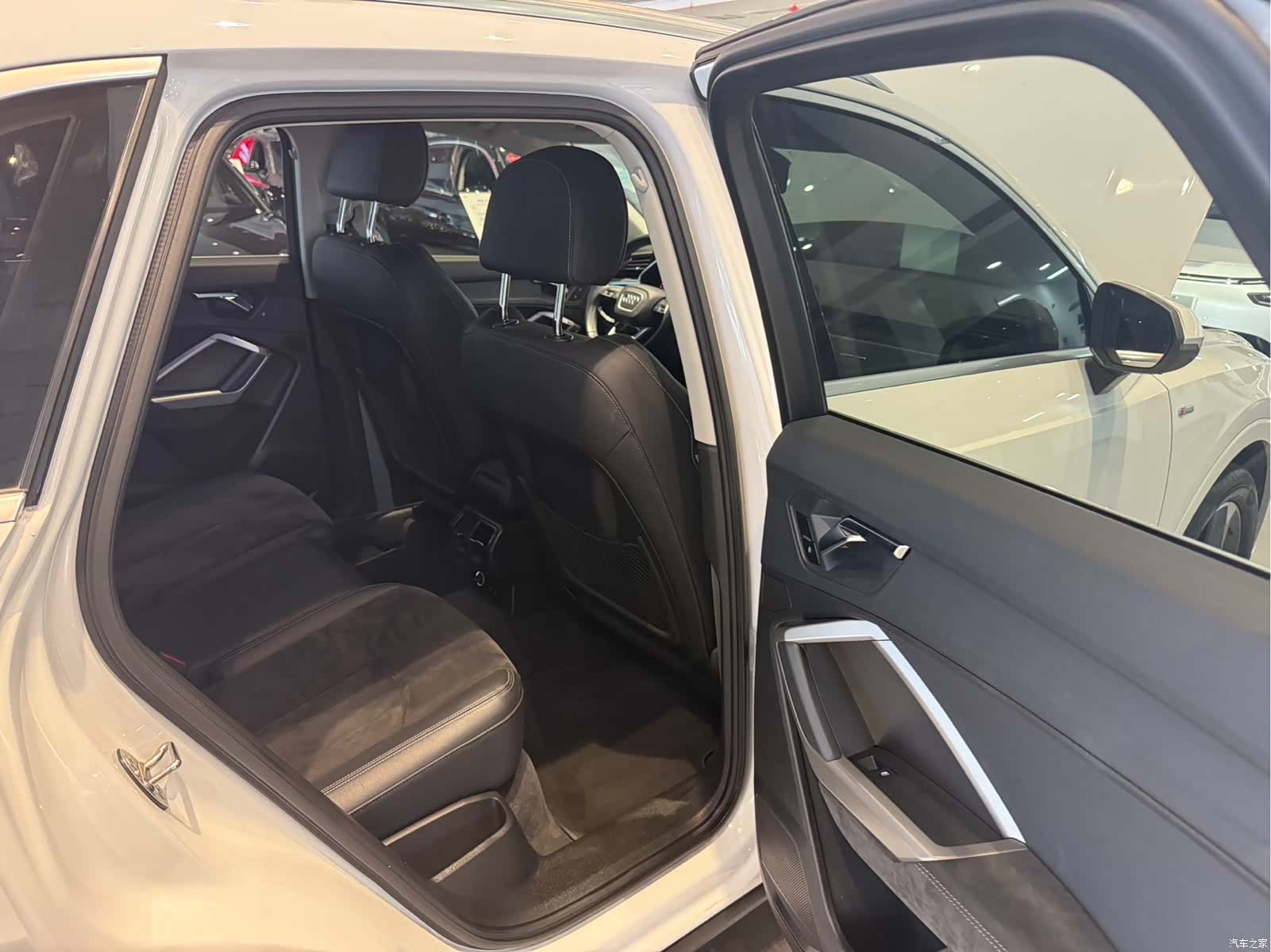 Audi Q3, 2021 10