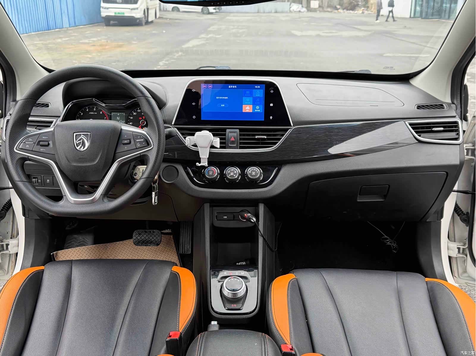 Wuling 310, 2018 9