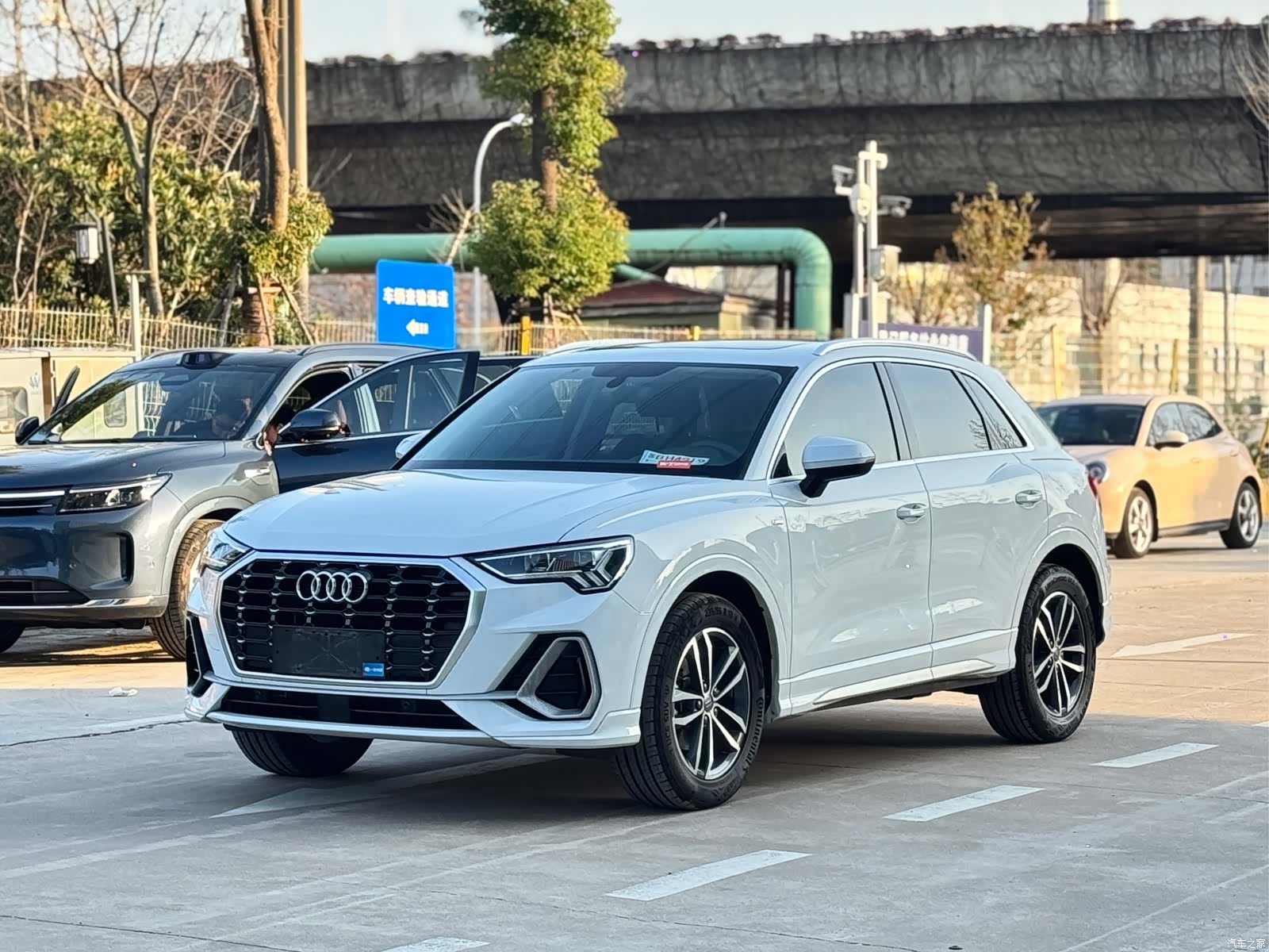 Audi Q3, 2020 1