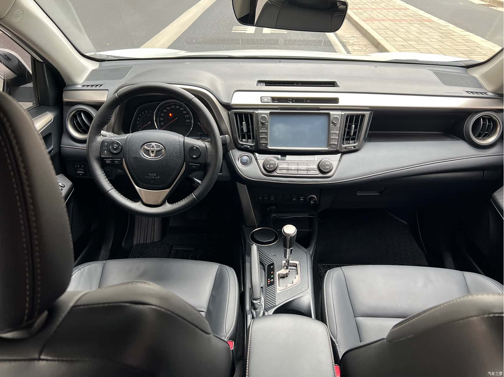 Toyota RAV4, 2016 12