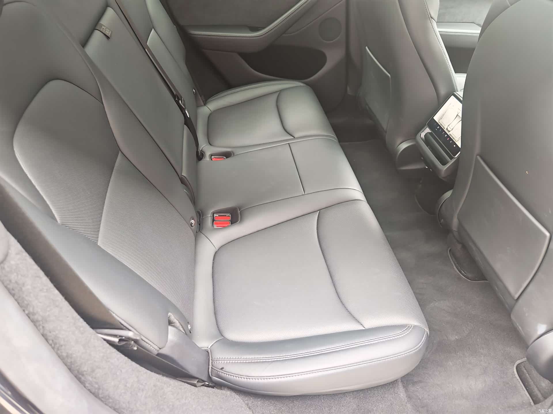 Tesla Model Y, 2025 14