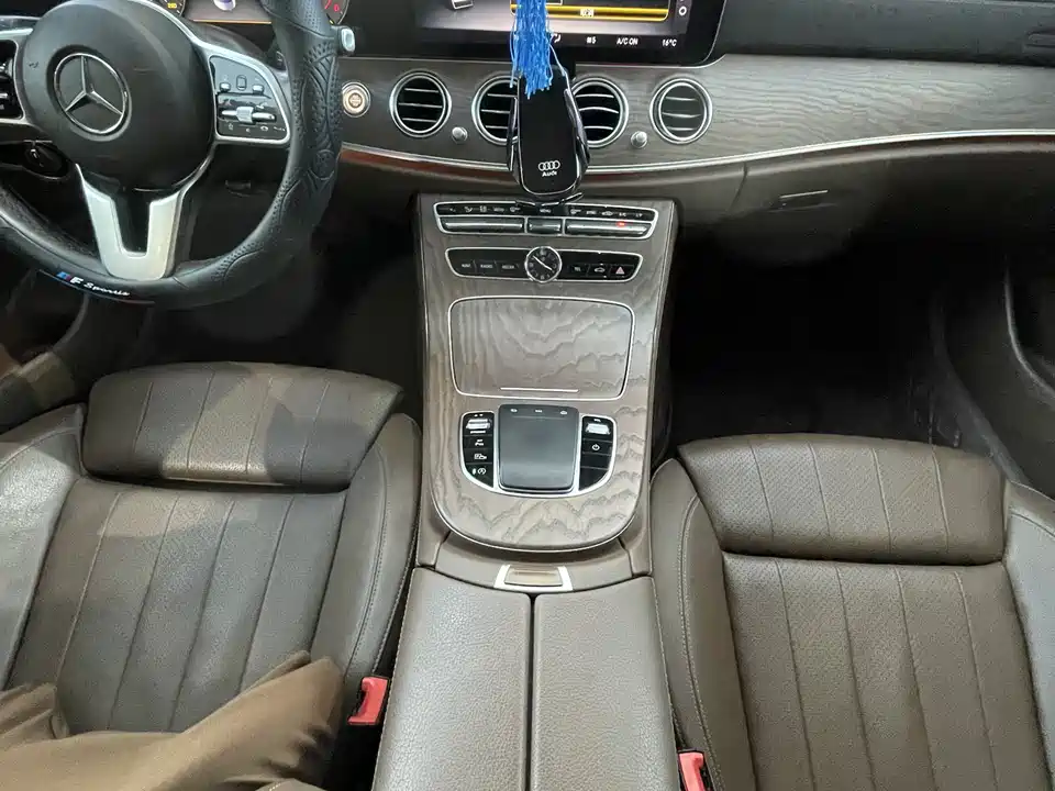 Mercedes-Benz E-class Mercedes-Benz E-class