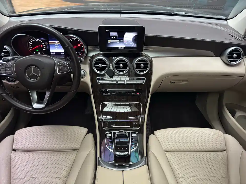 Mercedes-Benz GLC Mercedes-Benz GLC