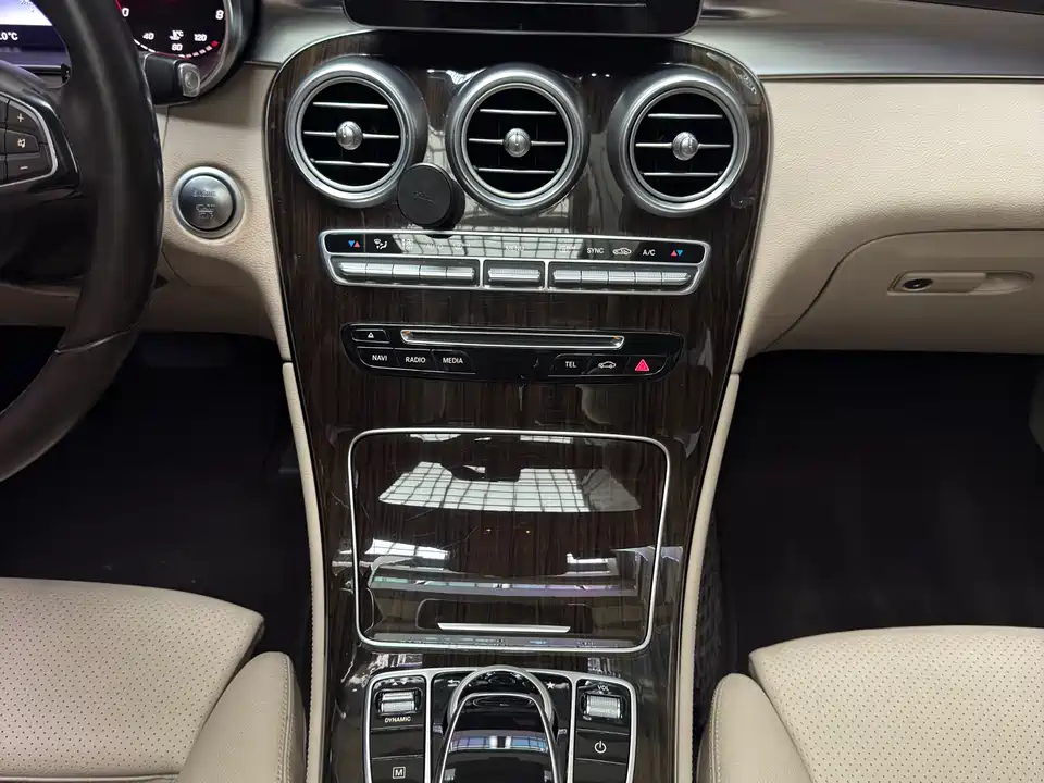Mercedes-Benz GLC Mercedes-Benz GLC