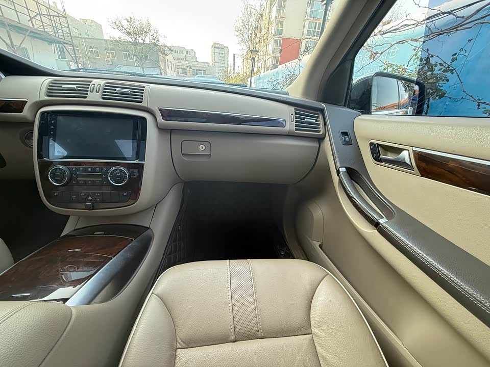 Mercedes-Benz R-class