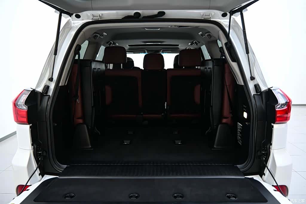 Lexus LX, 2019 33