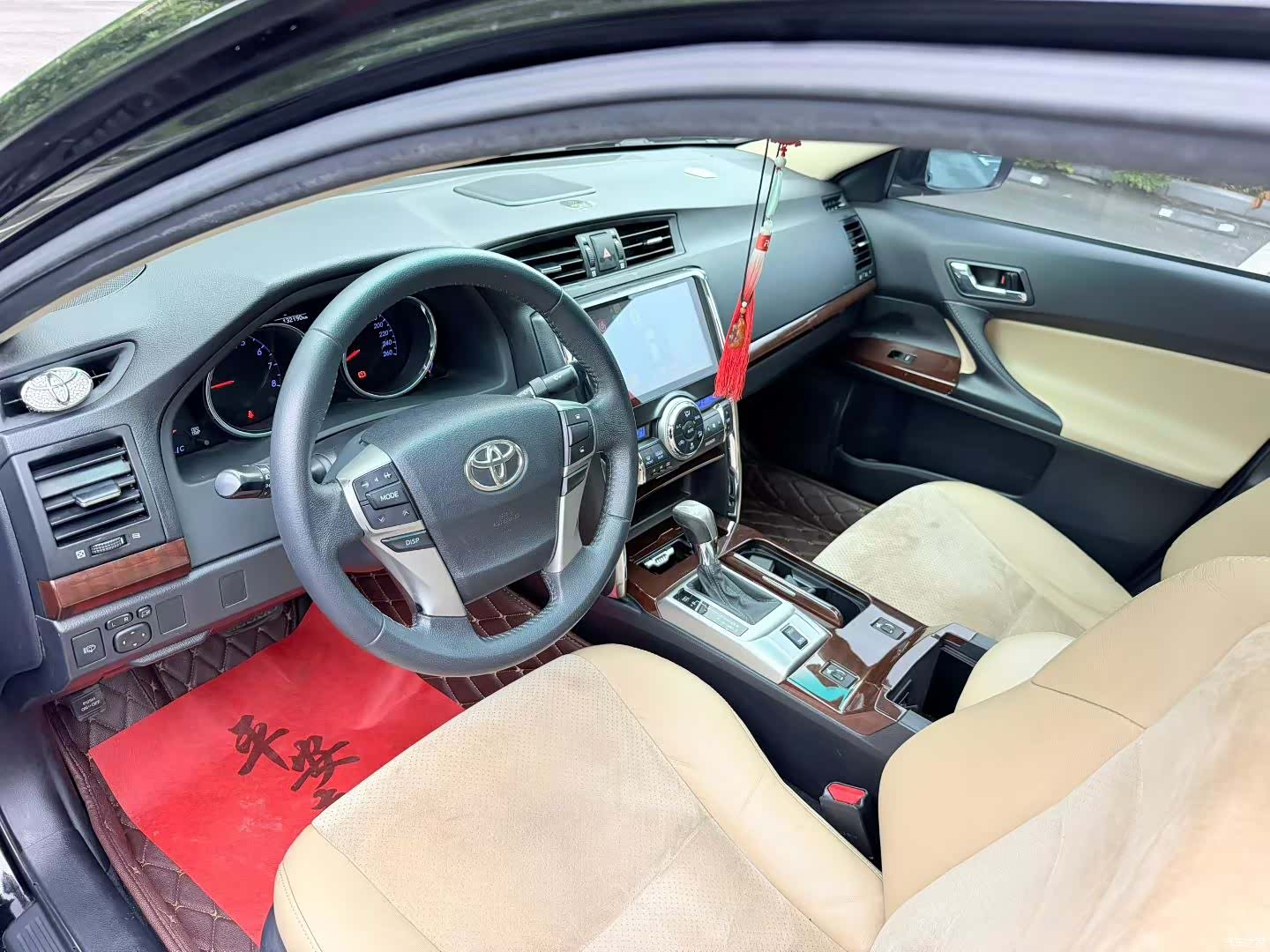 Toyota 2.5V, 2014 4