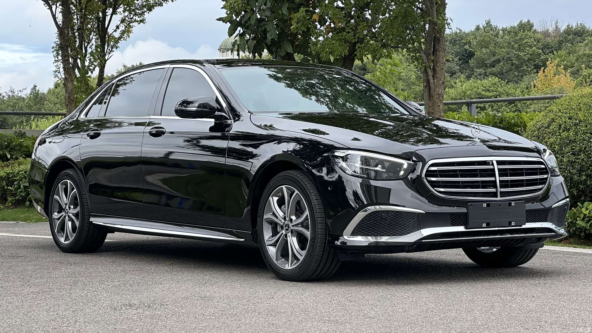 Mercedes-Benz E-Class, 2022 3