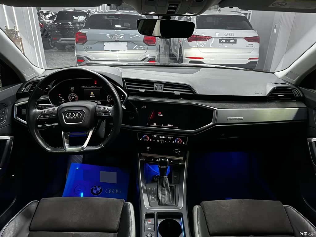 Audi Q3, 2022 11