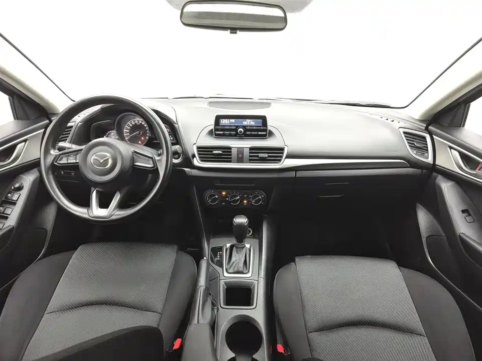 Mazda 3 Angkesaila