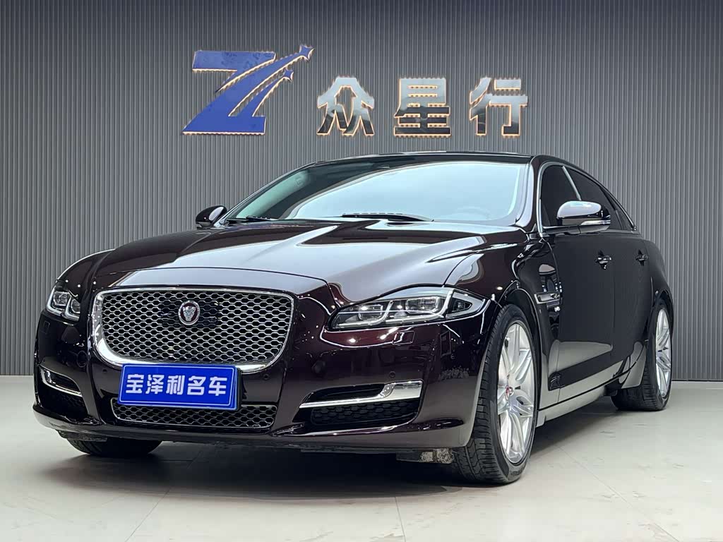 Jaguar XJ