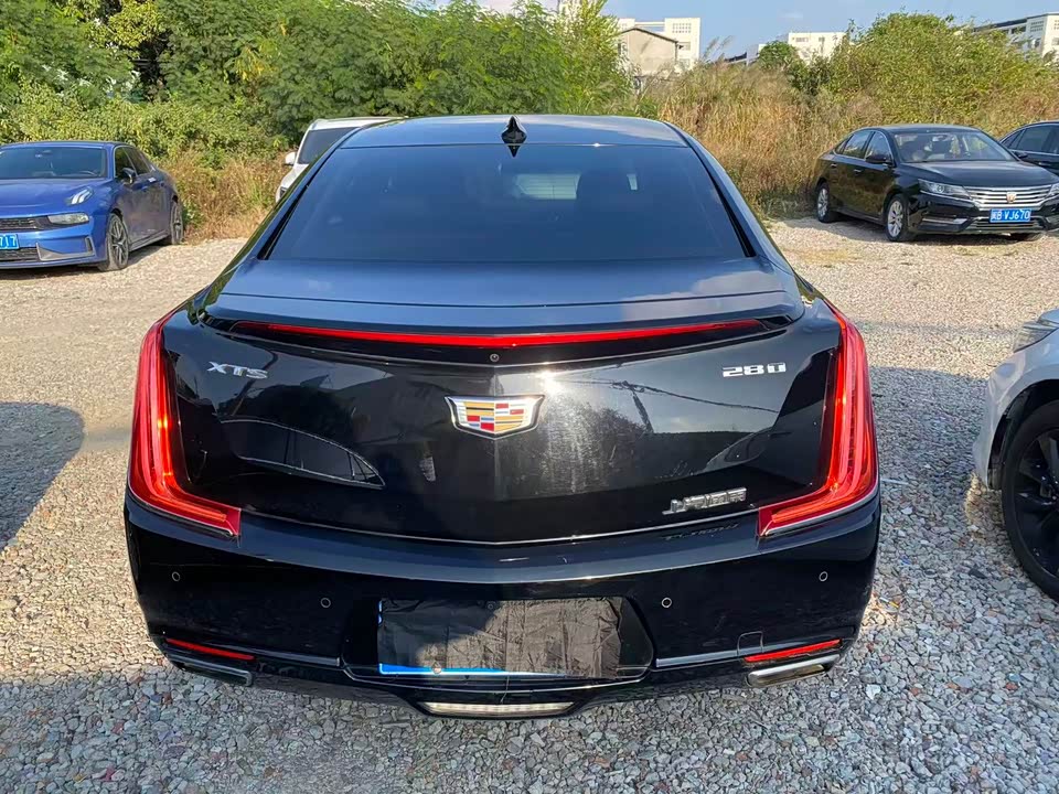 Cadillac XTS