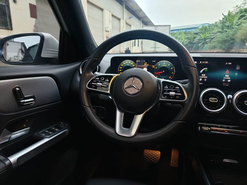 Mercedes-Benz GLB