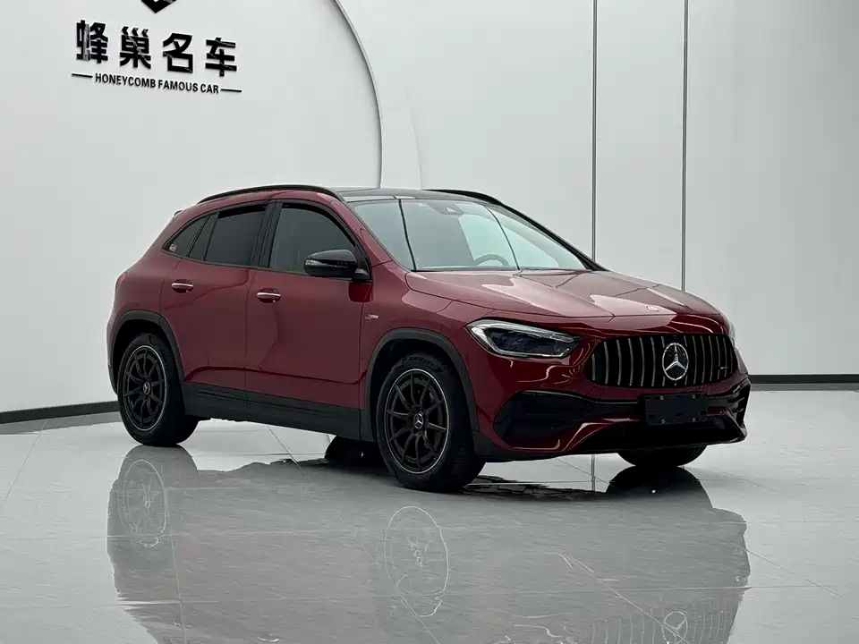 Mercedes-Benz GLA AMG Mercedes-Benz GLA AMG