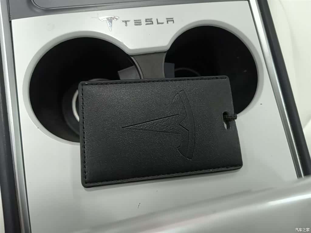 Tesla Model Y, 2023 9