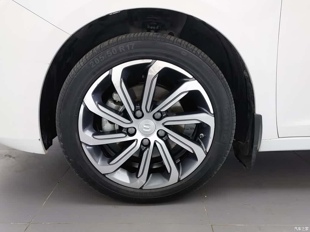 Geely Emgrand, 2021 17