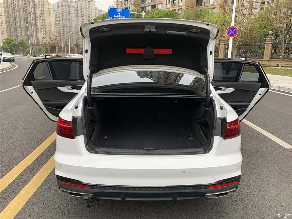 Audi A4L, 2022 8