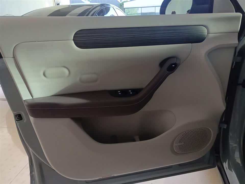 Leapmotor C11
