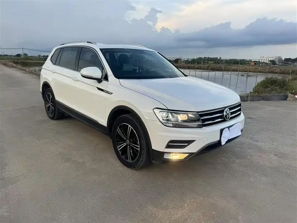 Volkswagen Tiguan L