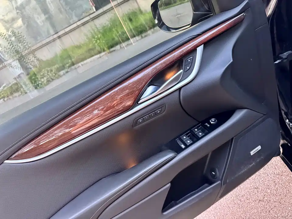 Cadillac XTS