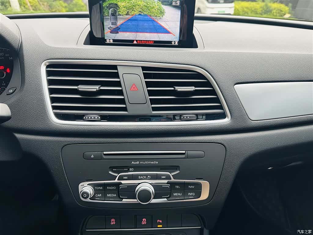 Audi Q3, 2018 13