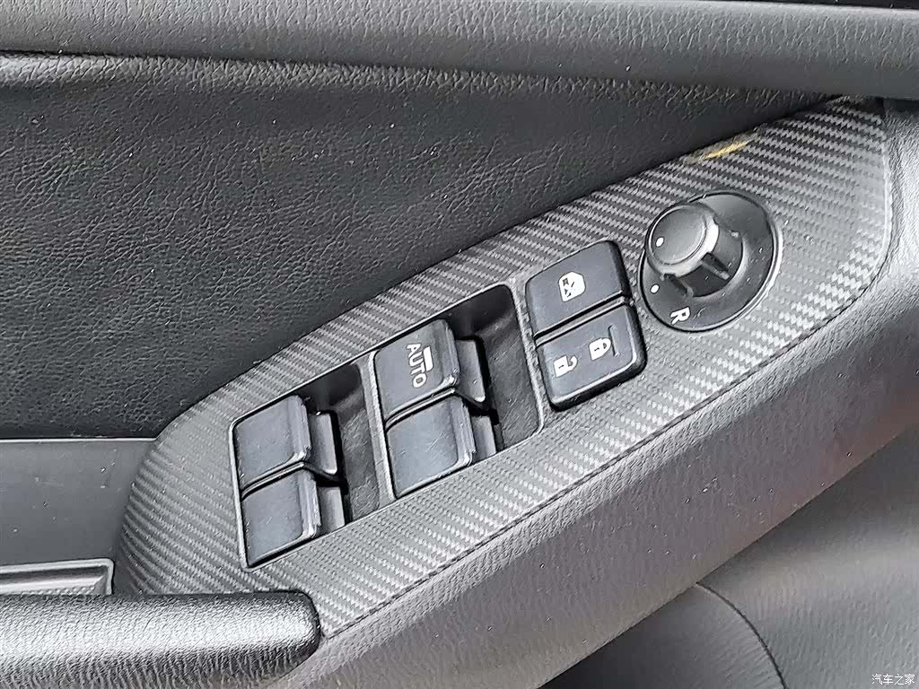 Mazda Mazda3, 2015 9