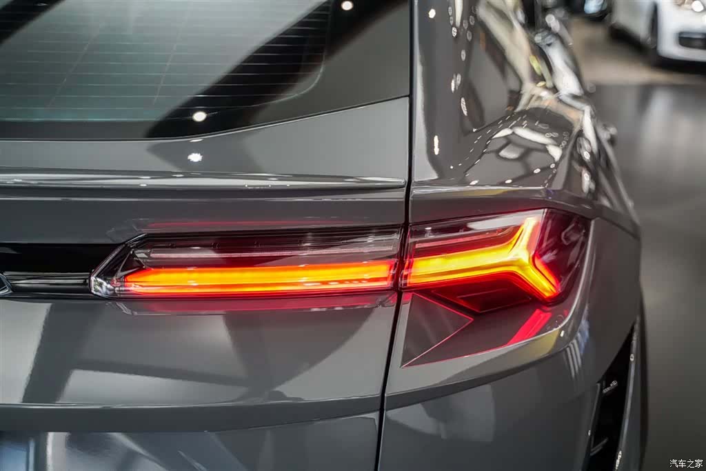 Lamborghini Urus, 2024 11