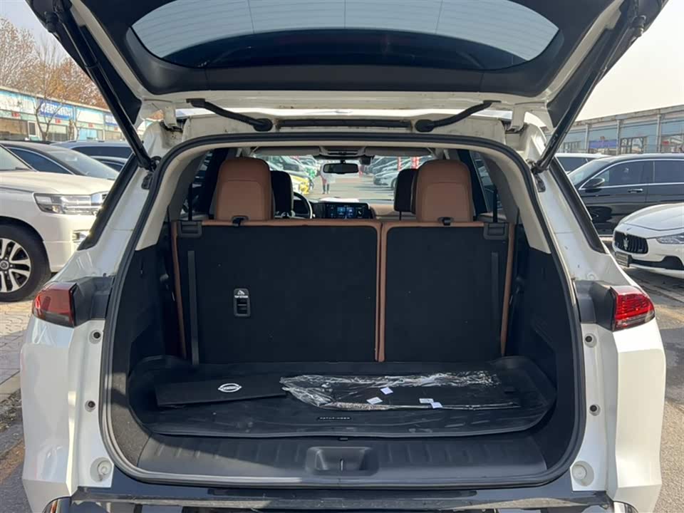 Nissan Exploring the land