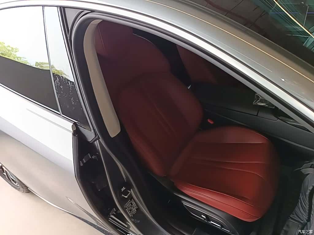 Xpeng P7, 2021 25