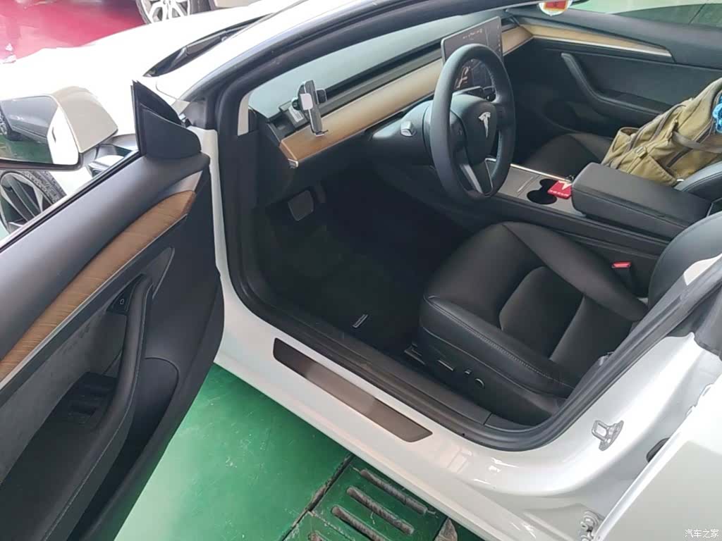 Tesla Model 3, 2021 16