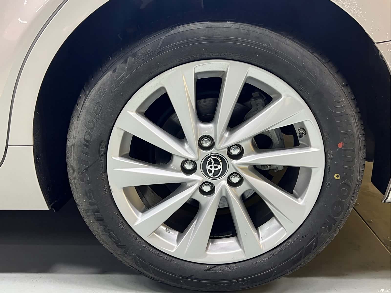 Toyota Camry, 2023 25