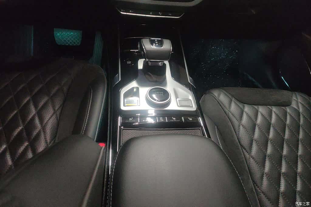 Hongqi HS5, 2021 16