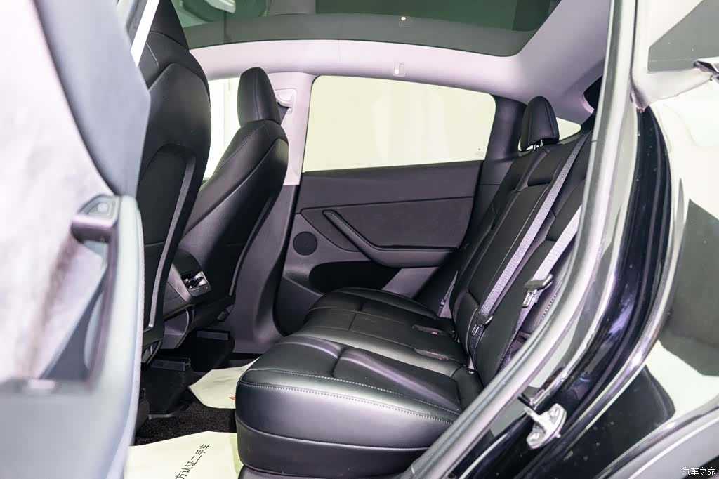 Tesla Model Y, 2023 20