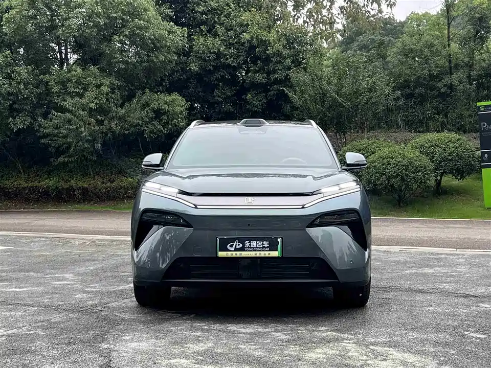 BYD Tang L