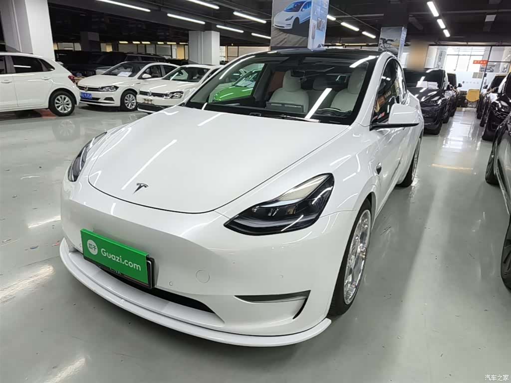 Tesla Model Y, 2023 3