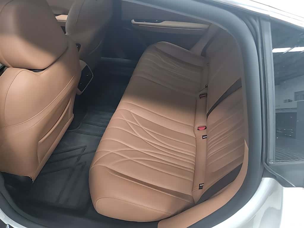 Geely 8, 2025 17