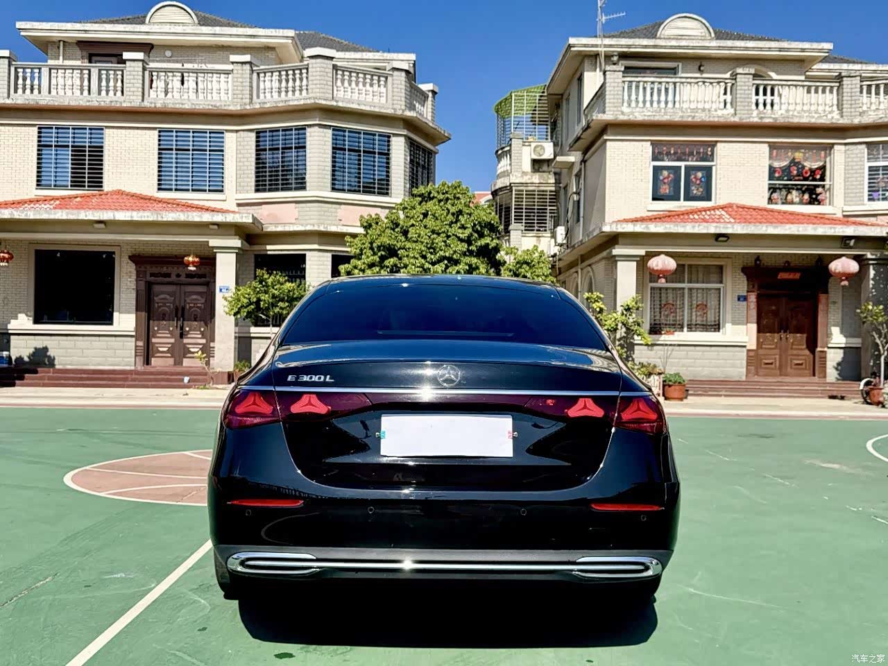 Mercedes-Benz E-Class, 2024 8