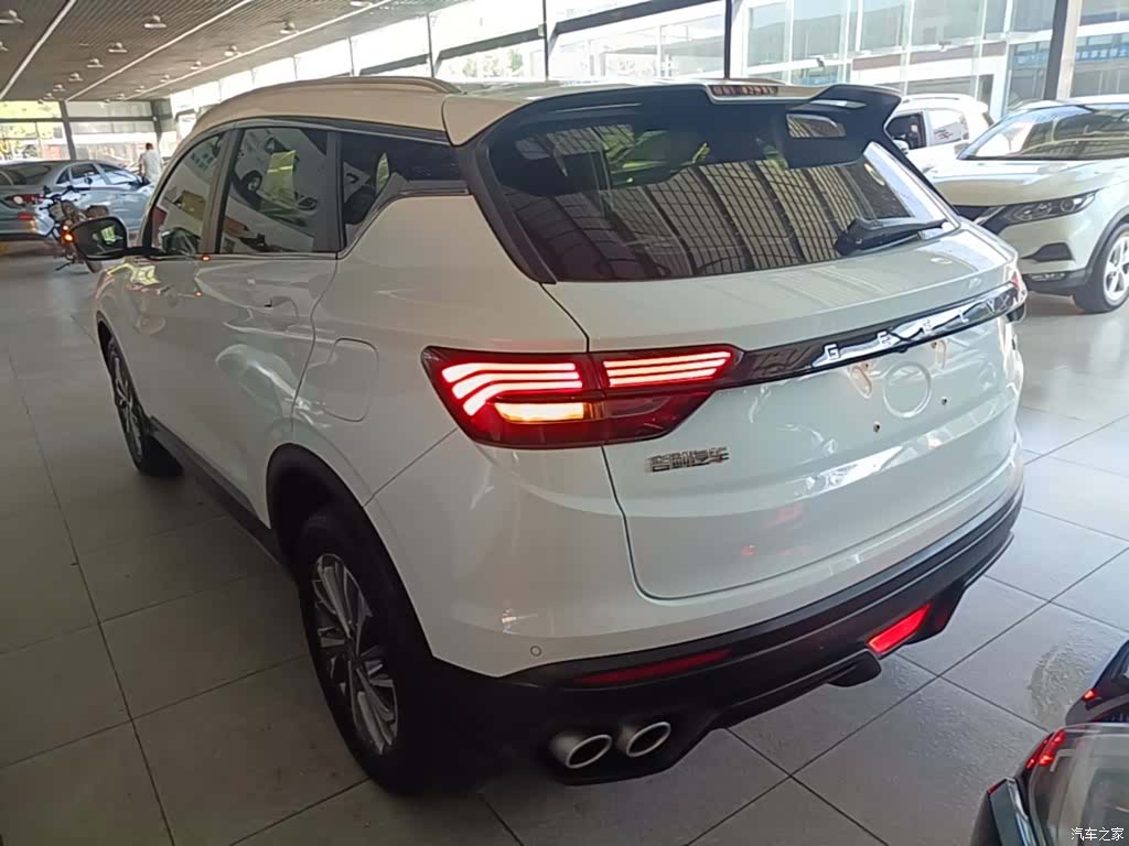 Geely Coolray, 2022 все фото