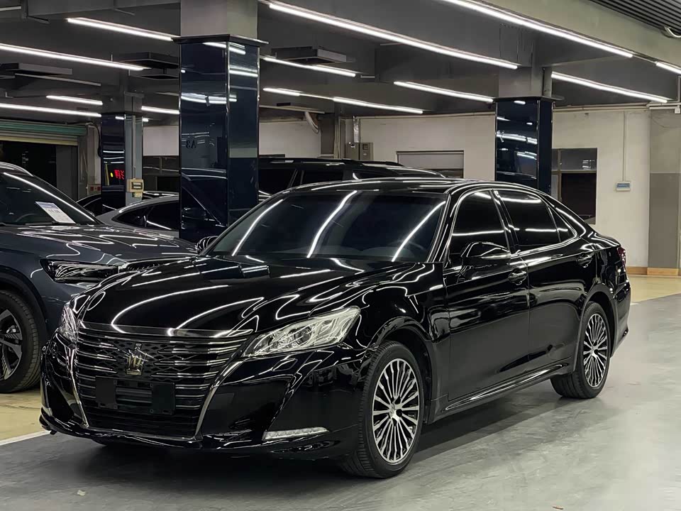 Toyota crown