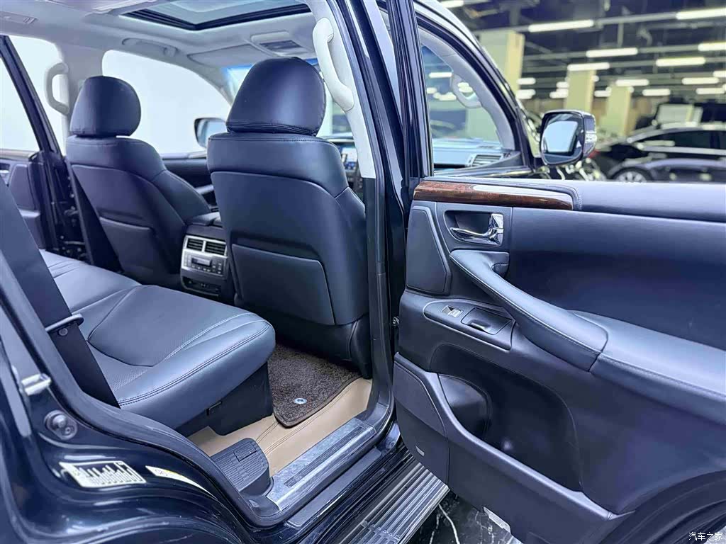 Lexus LX, 2008 15