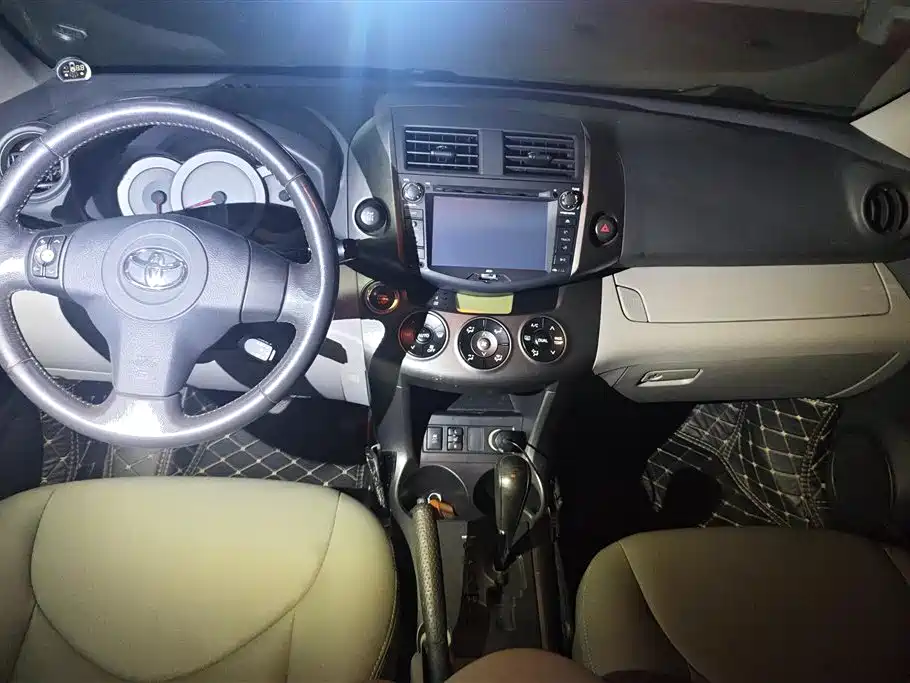 Toyota RAV4 Rongfang