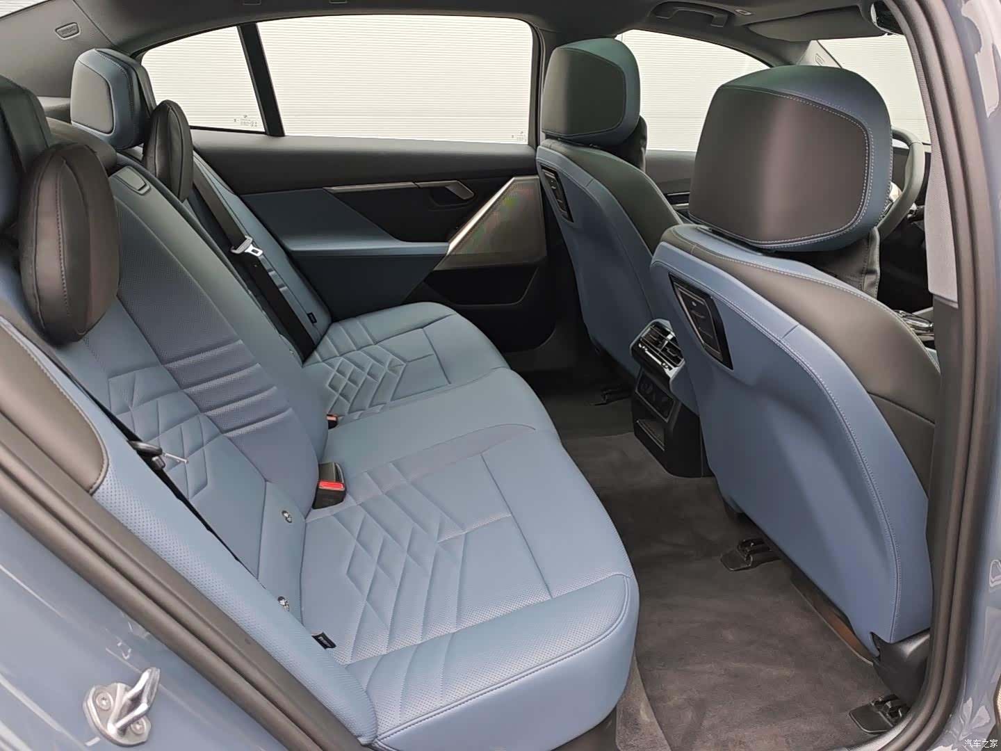 BMW i5, 2025 6